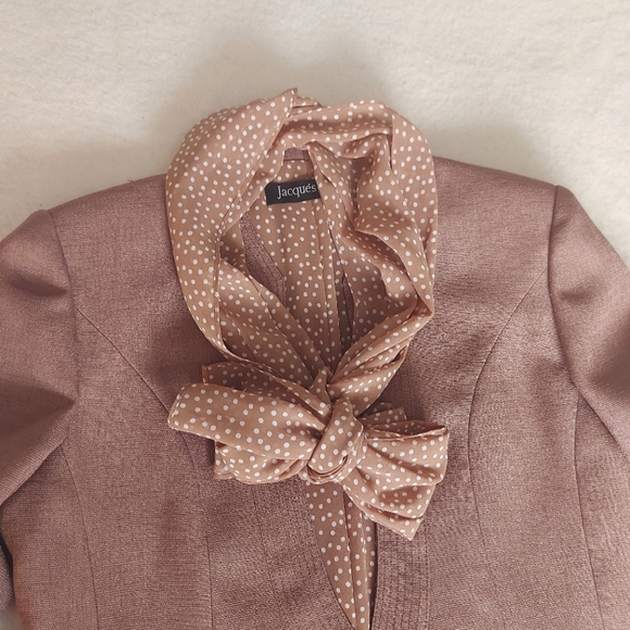 Adorable 3 piece skirt suit with scarf - Picture 2 of 10